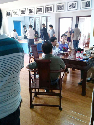 體驗(yàn)店開張當(dāng)天人氣爆棚 西安防水